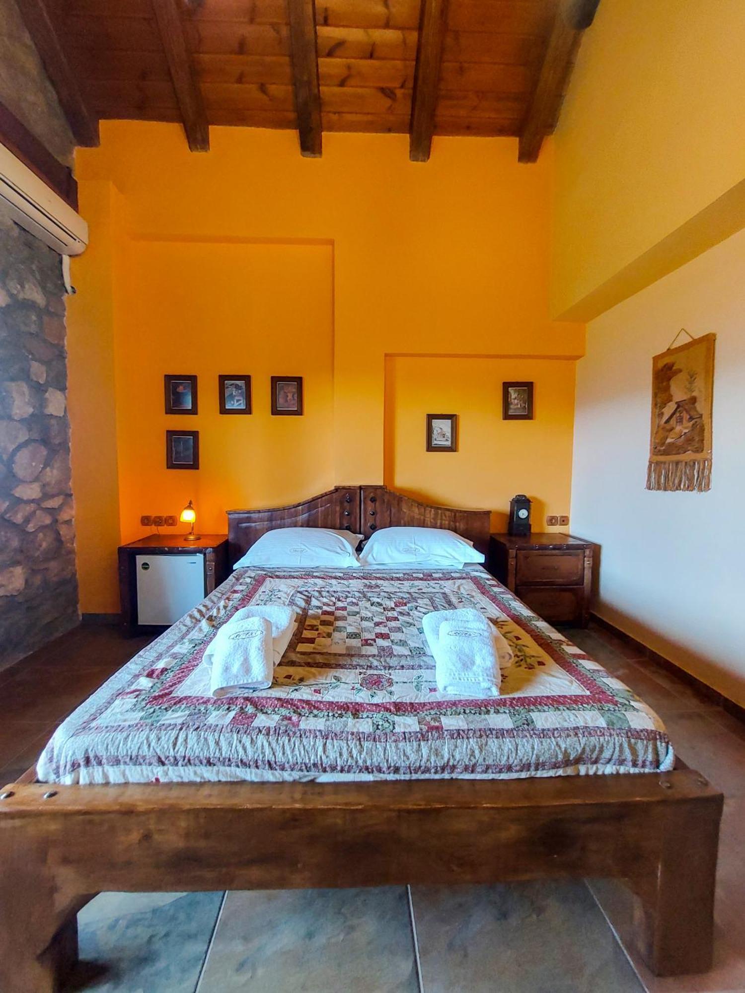 Hotel Metohi à Marioláta Extérieur photo